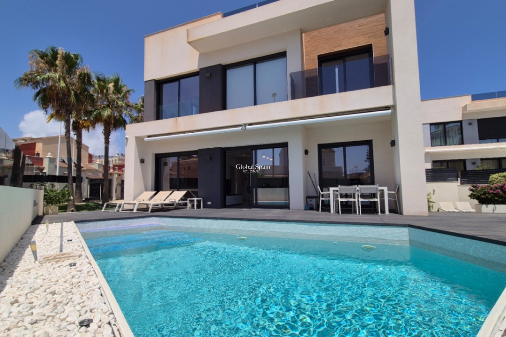 Venta - Casa unifamiliar -
TORREVIEJA - Costa Blanca Sur