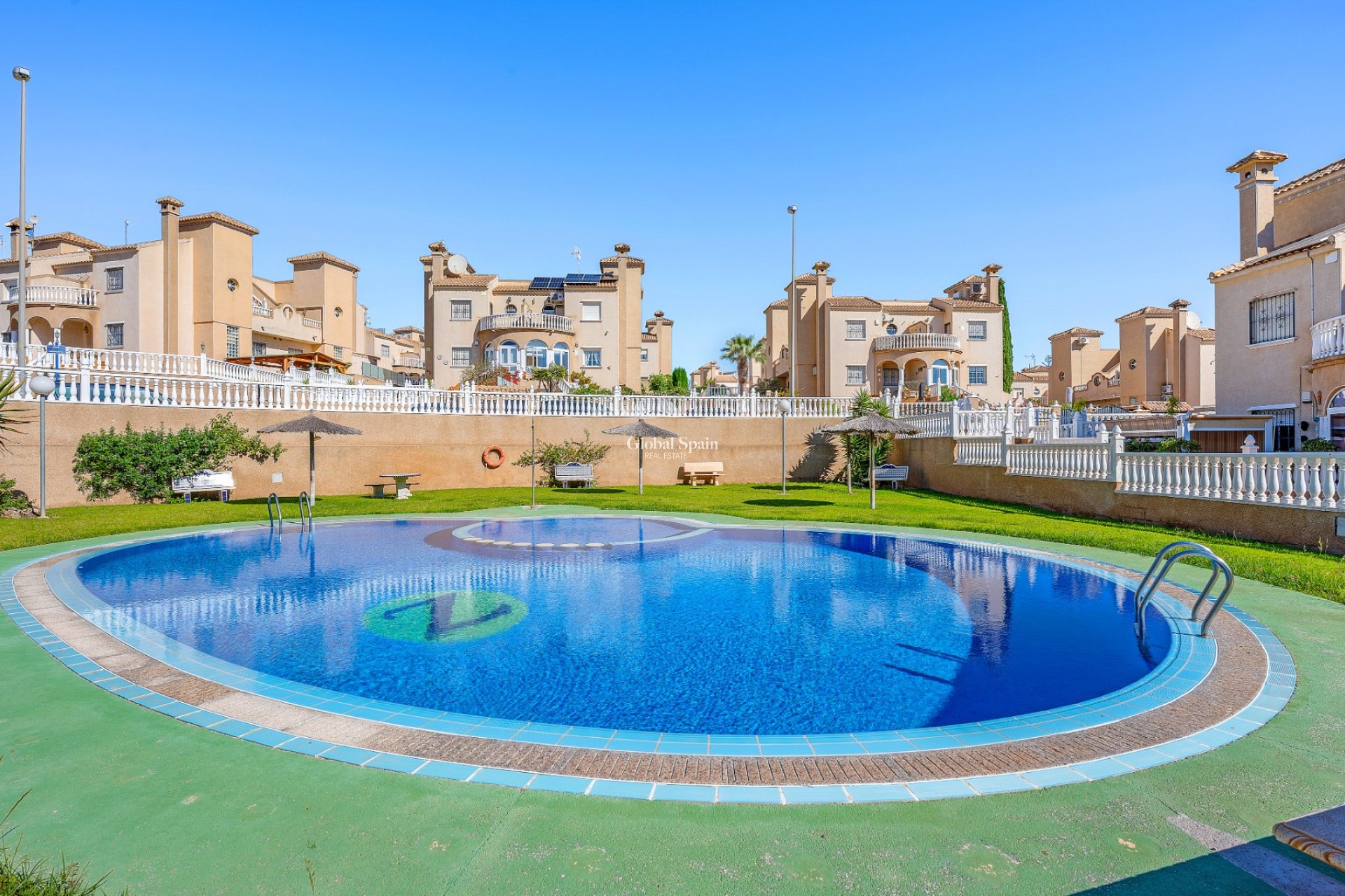 Venta - CASA -
Villamartin - Costa Blanca
