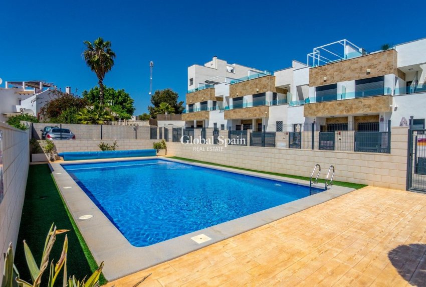 Venta - CASA -
VILLAMARTÍN - Orihuela Costa