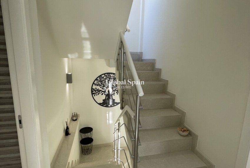 Venta - CASA -
VILLAMARTÍN