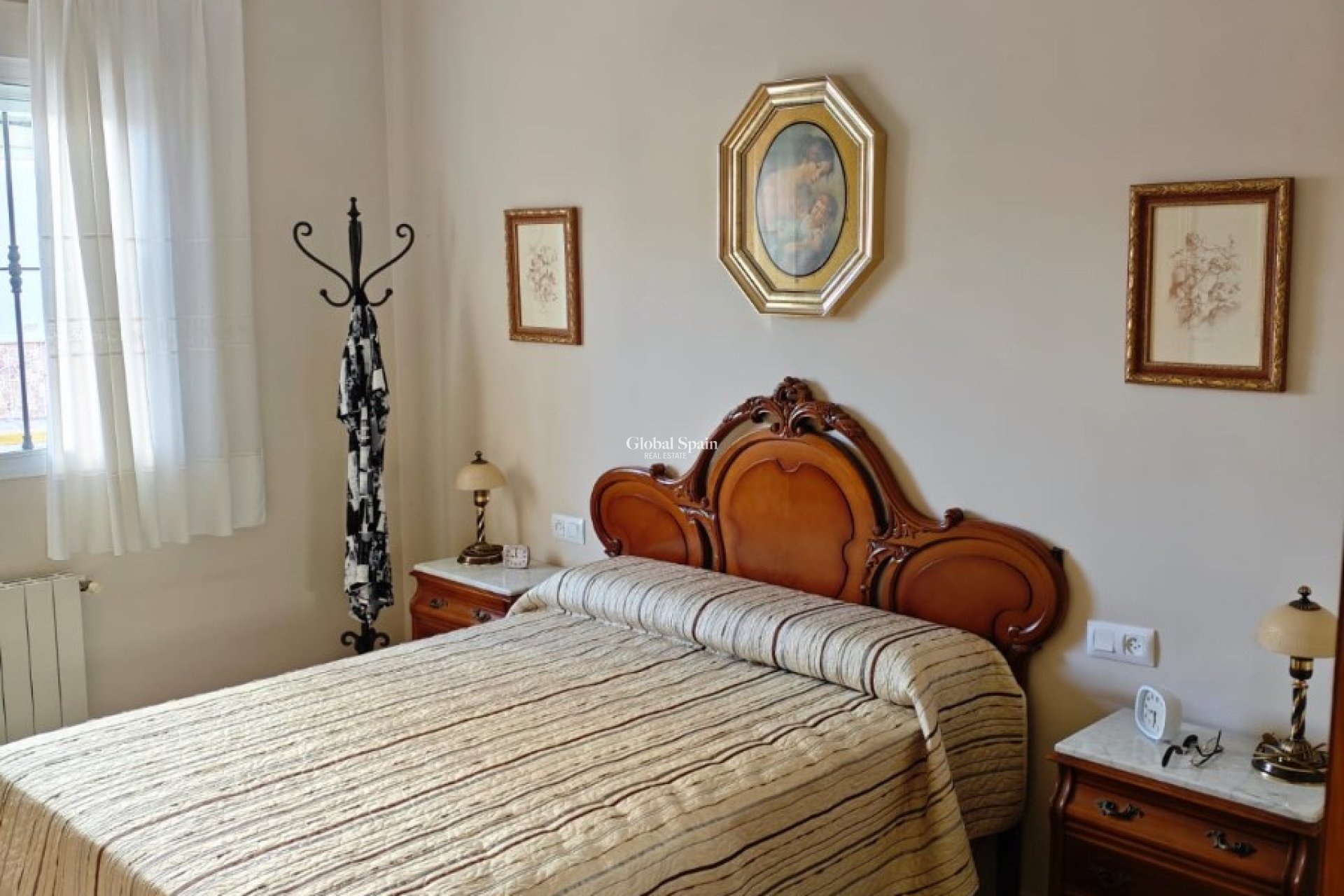 Venta - CASA -
XERESA - Pueblo