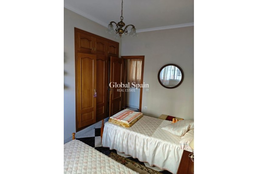 Venta - CASA -
XERESA - Pueblo