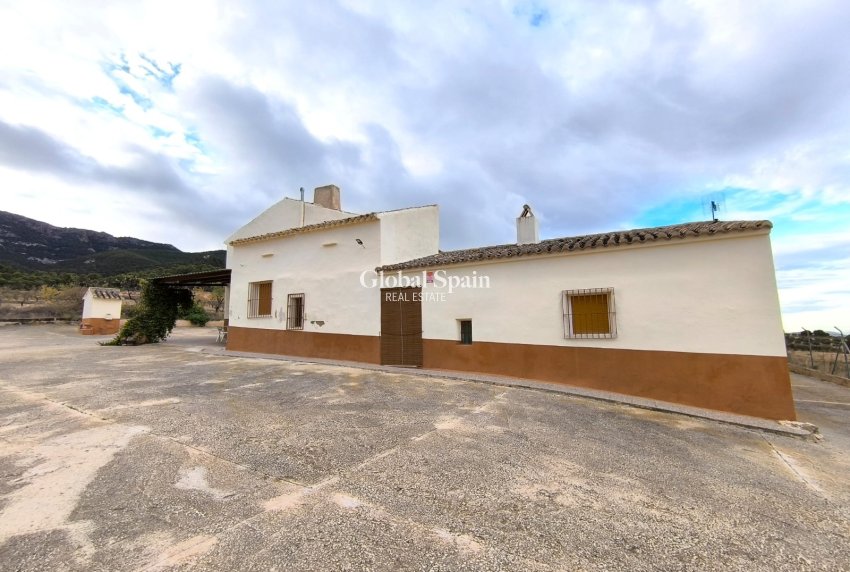 Venta - CASA -
YECLA - Inland