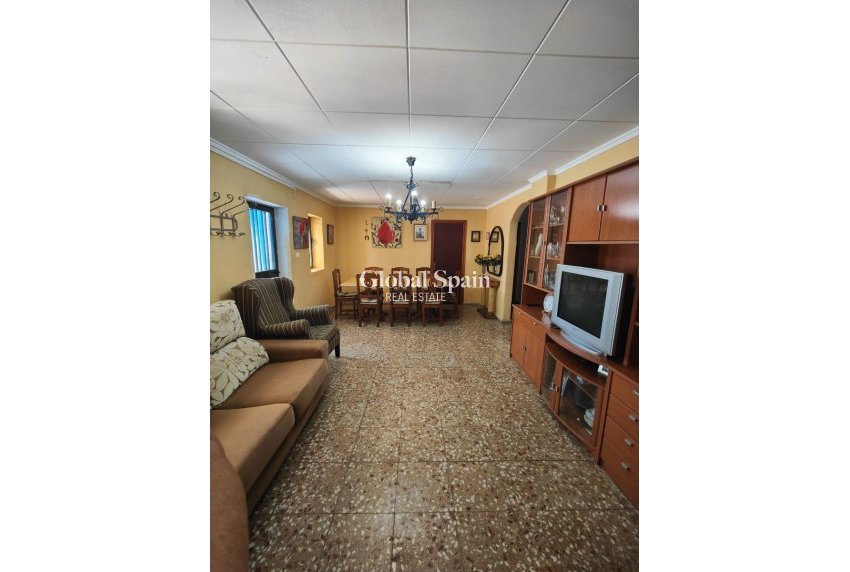 Venta - CASA -
YECLA - Inland