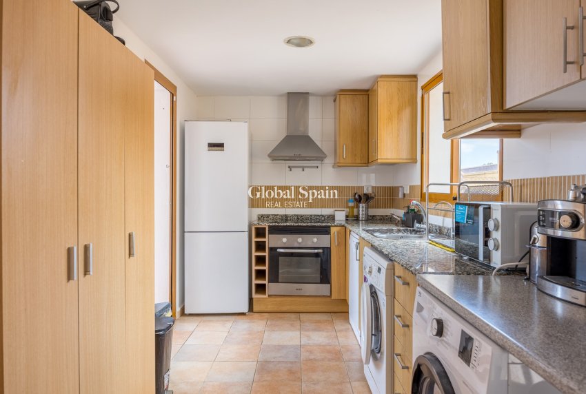 Venta - Chalet independiente -
POLOP - Polop