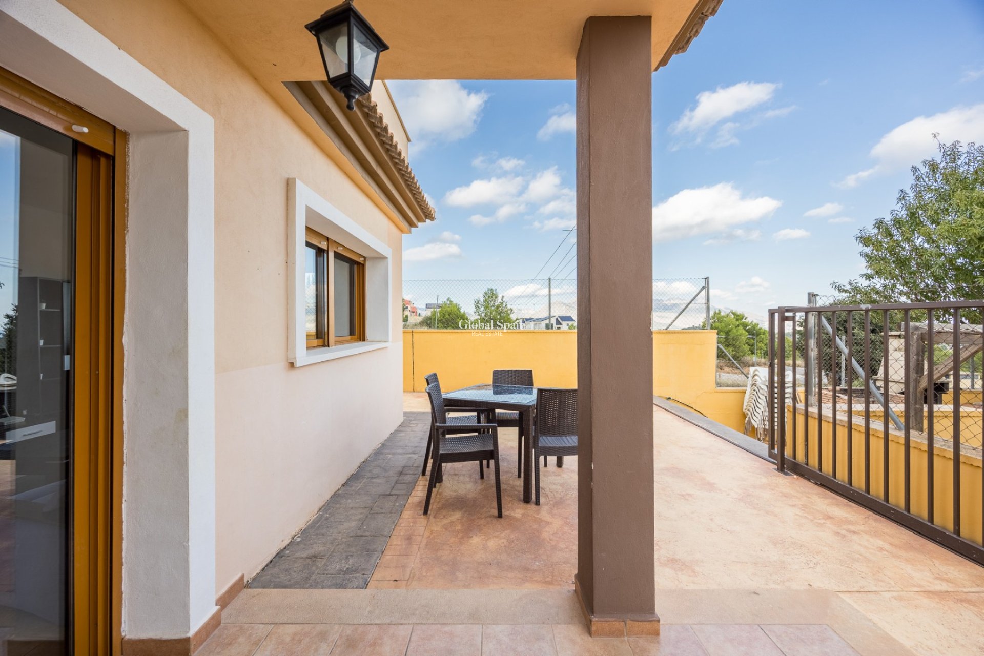 Venta - Chalet independiente -
POLOP - Polop