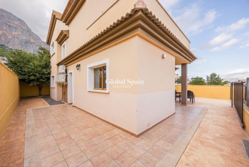 Venta - Chalet independiente -
POLOP - Polop