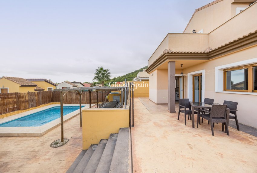 Venta - Chalet independiente -
POLOP - Polop