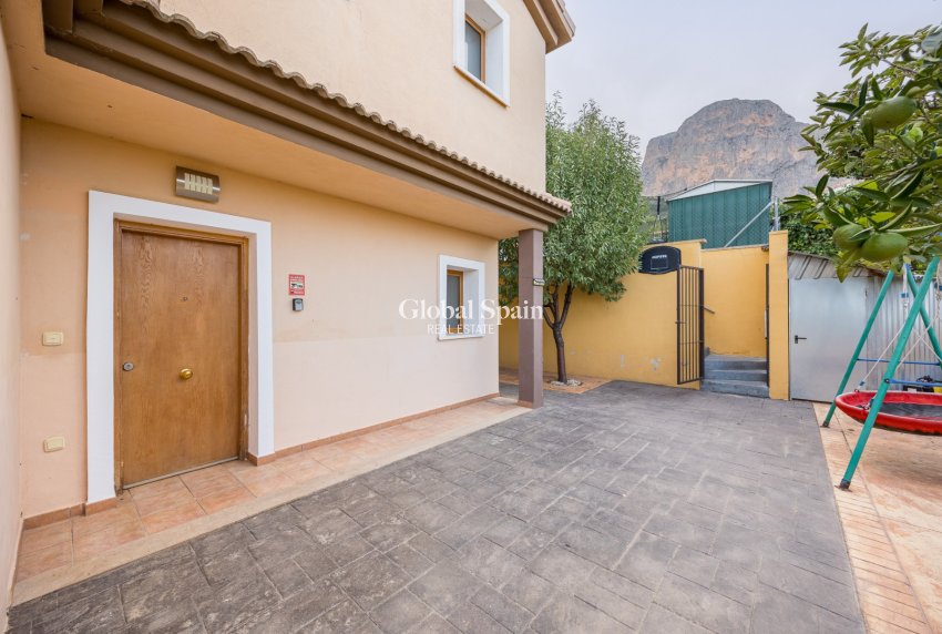 Venta - Chalet independiente -
POLOP - Polop