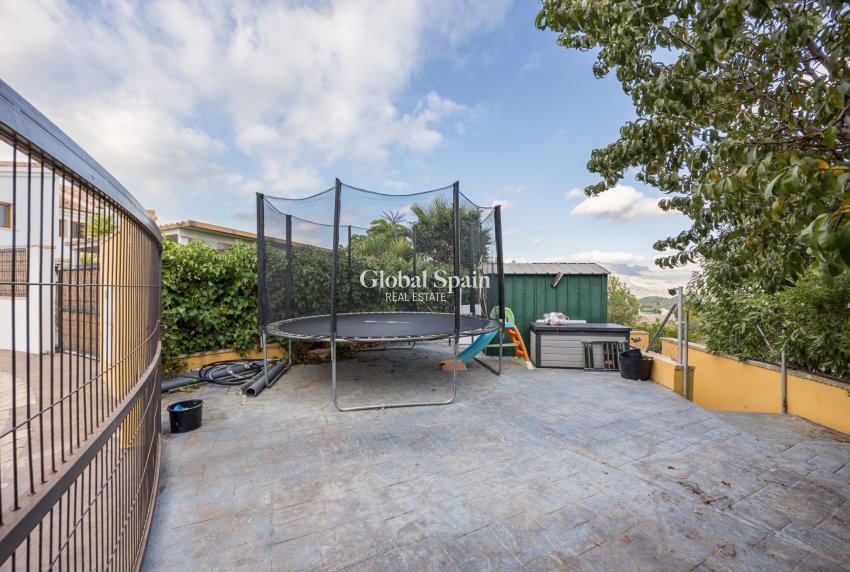 Venta - Chalet independiente -
POLOP - Polop