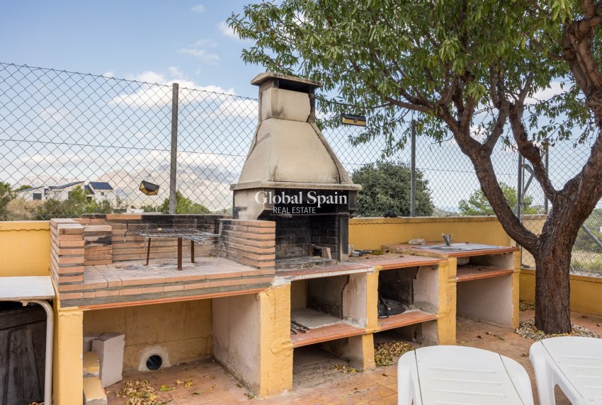 Venta - Chalet independiente -
POLOP - Polop