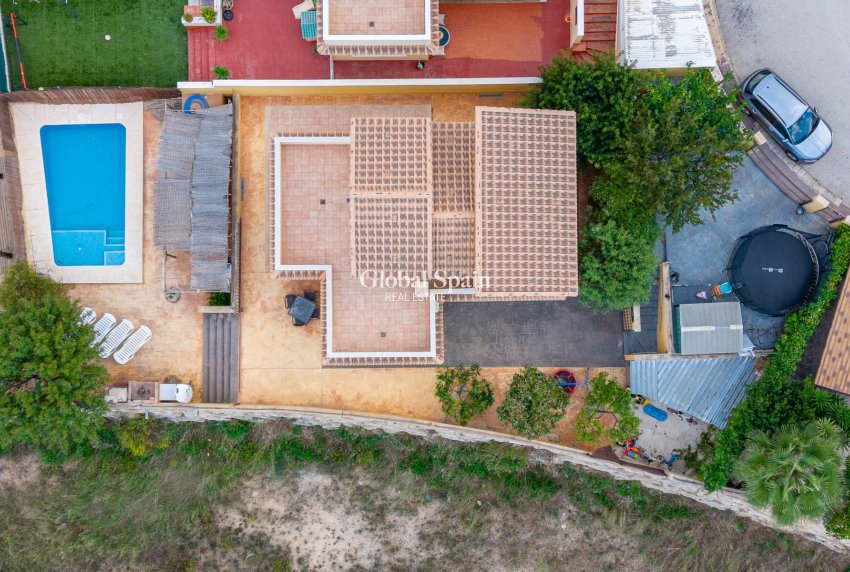 Venta - Chalet independiente -
POLOP - Polop