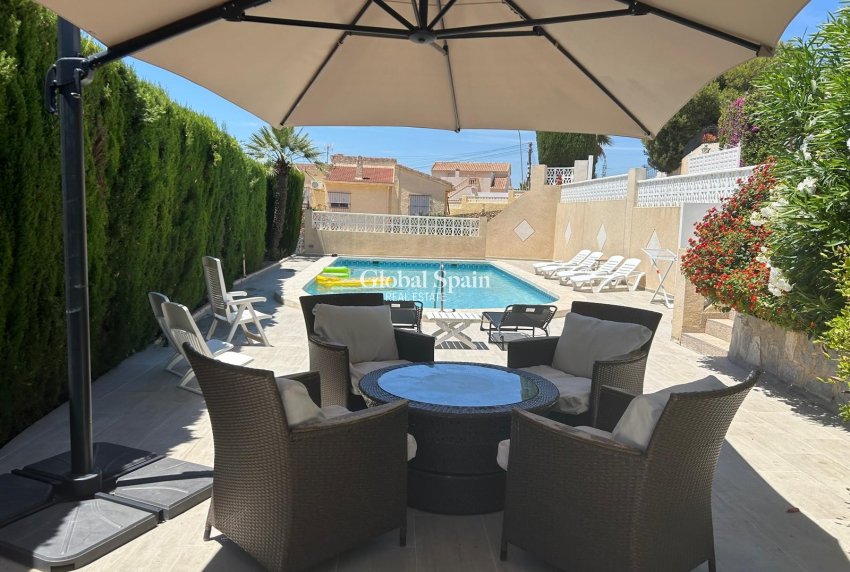 Venta - Chalet / Villa -
ROJALES - Cuidad Quesada