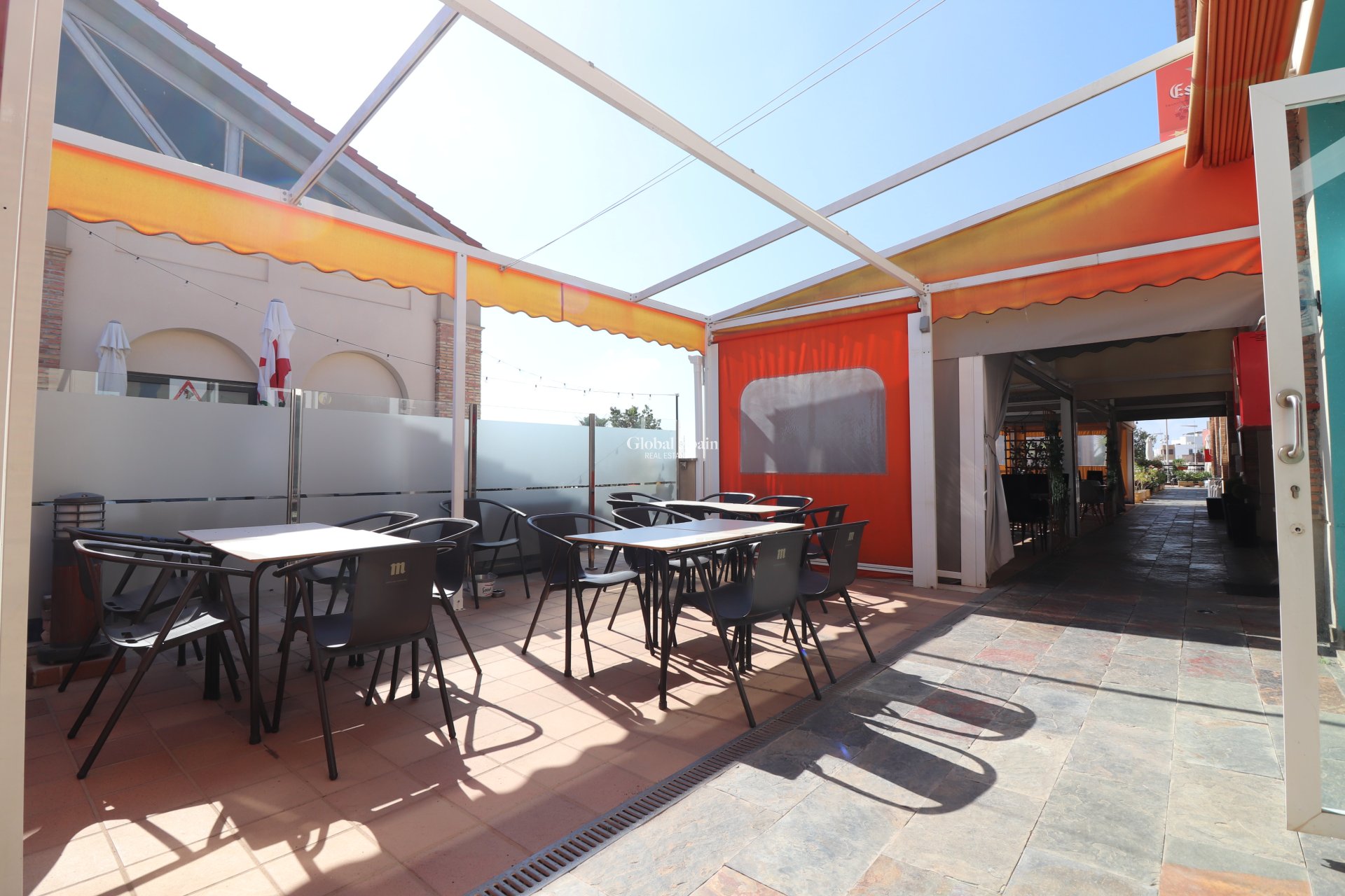 Venta - Comercial (Alquiler) -
ALGORFA - La Finca Golf Resort