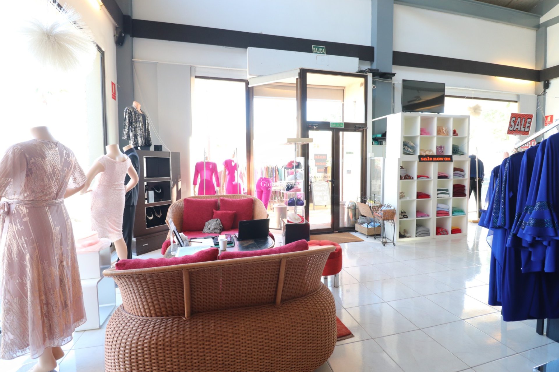 Venta - Comercial (en régimen de arrendamiento) -
Algorfa - La Finca Golf Resort