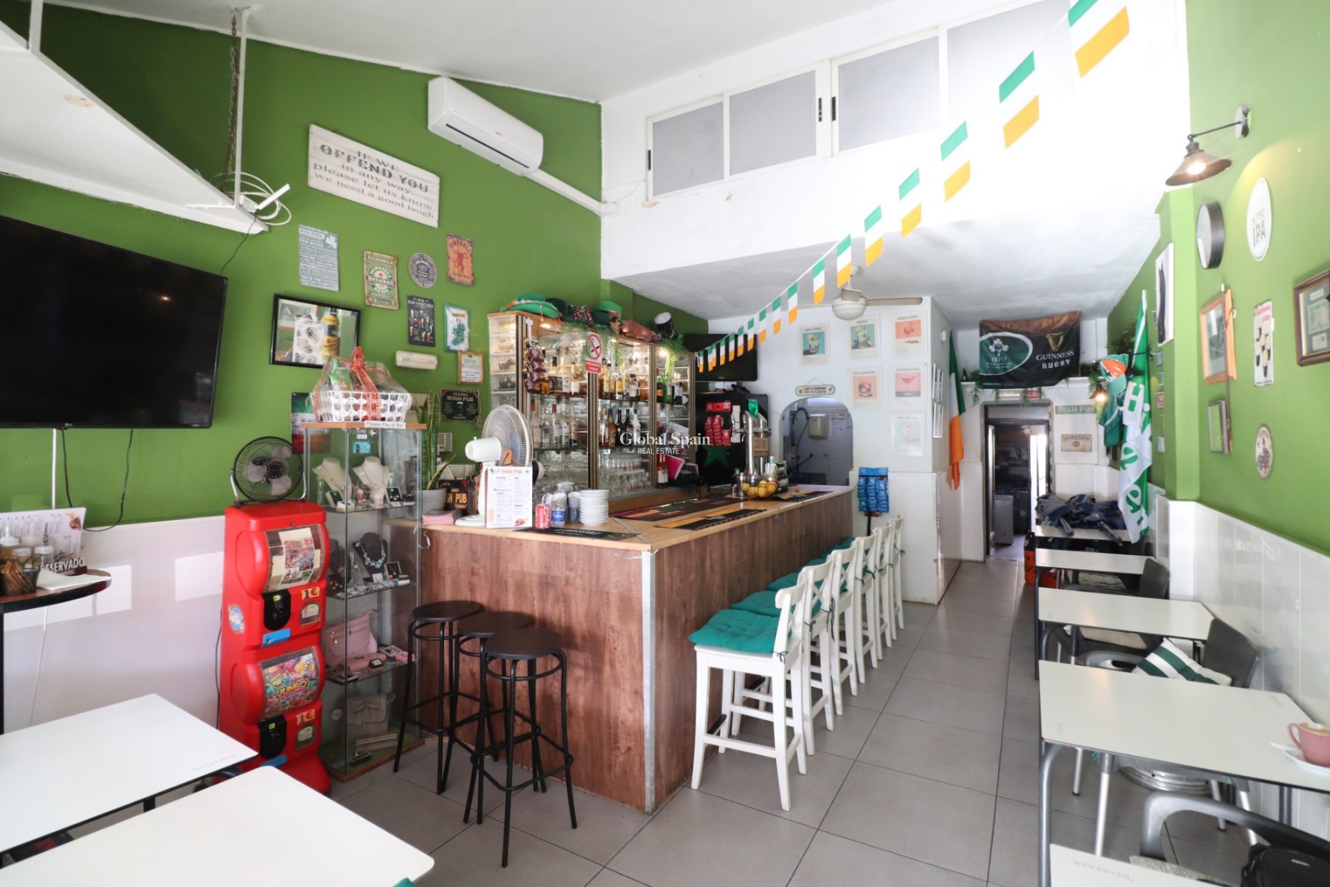 Venta - Comercial (propiedad absoluta) -
TORREVIEJA - El Chaparral