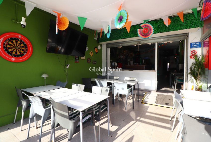 Venta - Comercial (propiedad absoluta) -
TORREVIEJA - El Chaparral