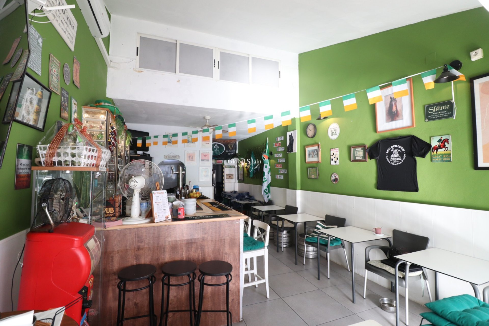 Venta - Comercial (propiedad absoluta) -
TORREVIEJA - El Chaparral