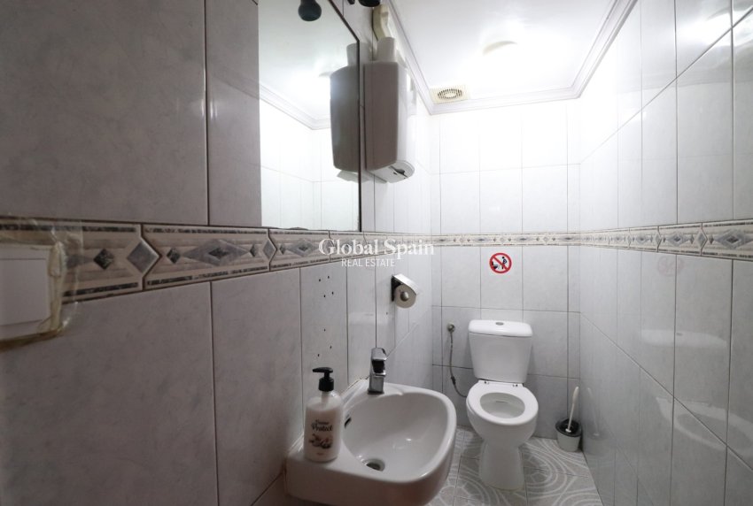 Venta - Comercial (propiedad absoluta) -
TORREVIEJA - El Chaparral