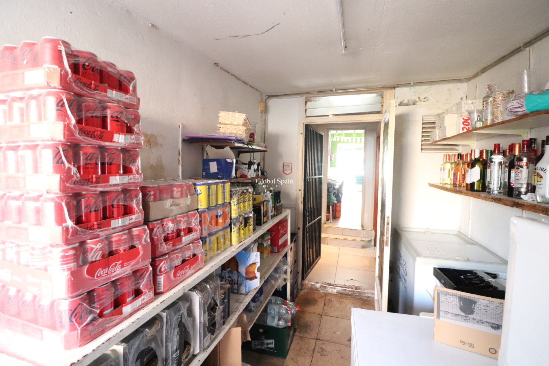 Venta - Comercial (propiedad absoluta) -
TORREVIEJA - El Chaparral