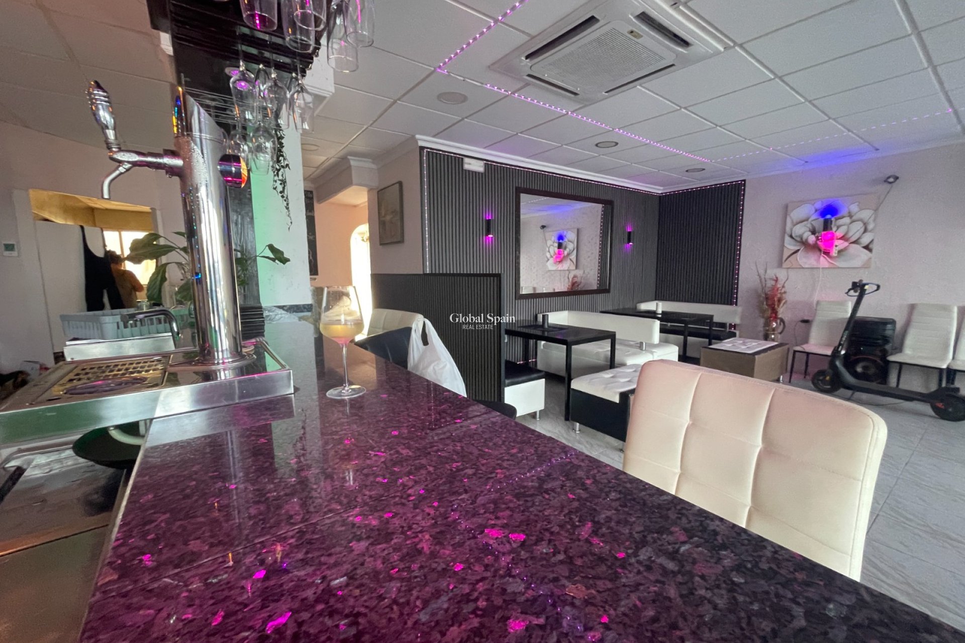 Venta - Espacio comercial -
Torrevieia - Comunidad Valenciana