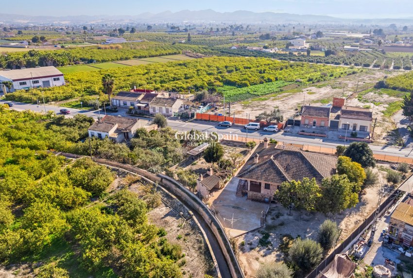Venta - Finca/Propiedad campestre -
Beniel - Carretera de Beniel