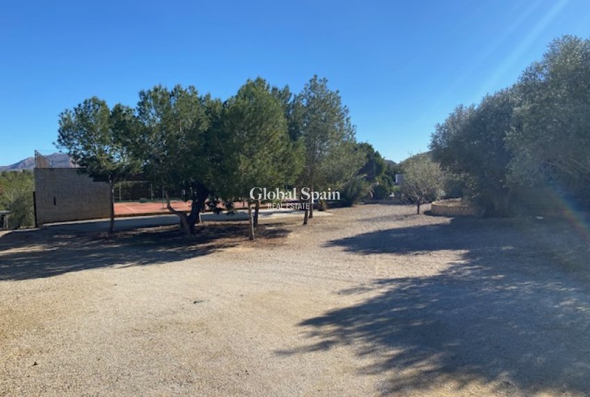 Venta - Finca/Propiedad campestre -
MURCIA