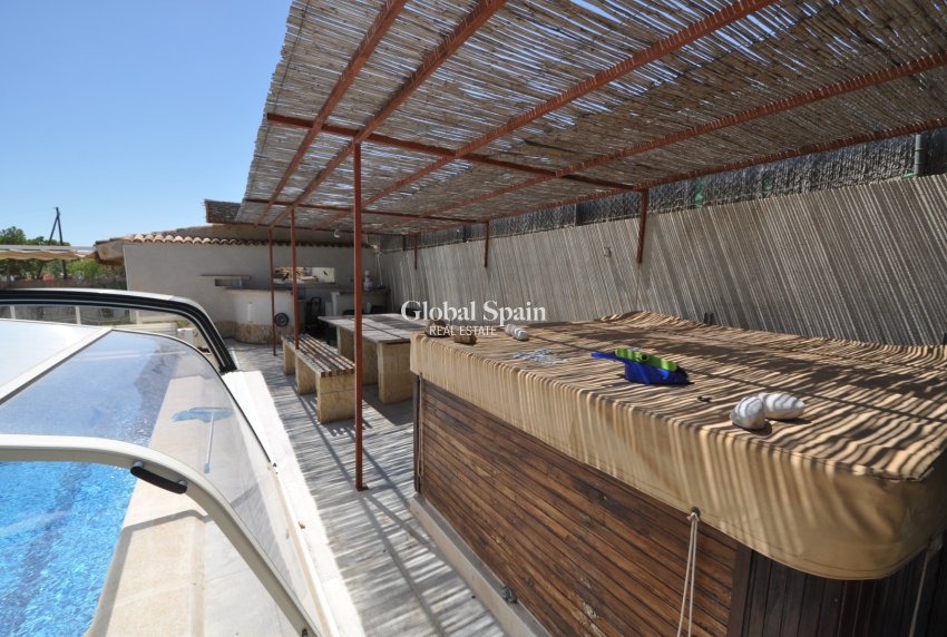 Venta - Finca / Propiedad en el campo -
CREVILLENTE