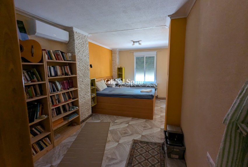 Venta - Finca / Propiedad en el campo -
CREVILLENTE