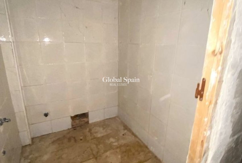 Venta - Local -
BENIDORM - Levante