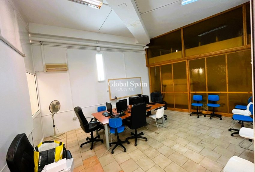 Venta - Local -
DENIA - Center