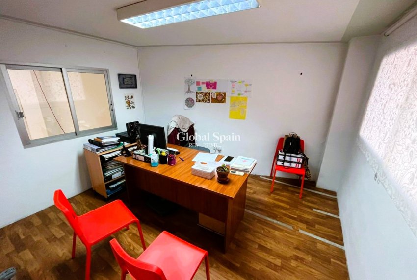 Venta - Local -
DENIA - Center