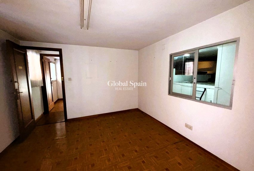 Venta - Local -
DENIA - Center