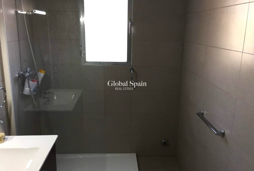 Venta - Local -
L'ALBIR - center