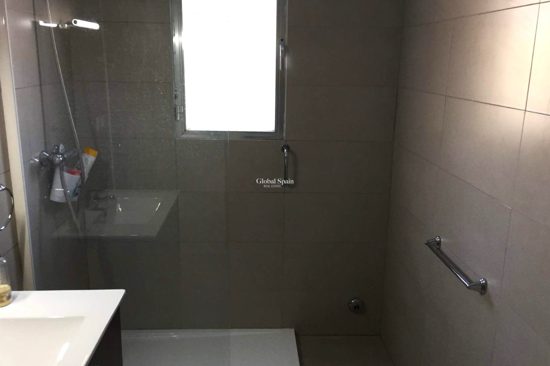 Venta - Local -
L'ALBIR - center