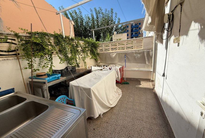 Venta - Local -
PILES - Playa