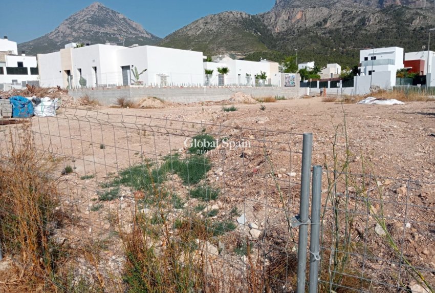 Venta - Parcela urbana -
POLOP - Polop