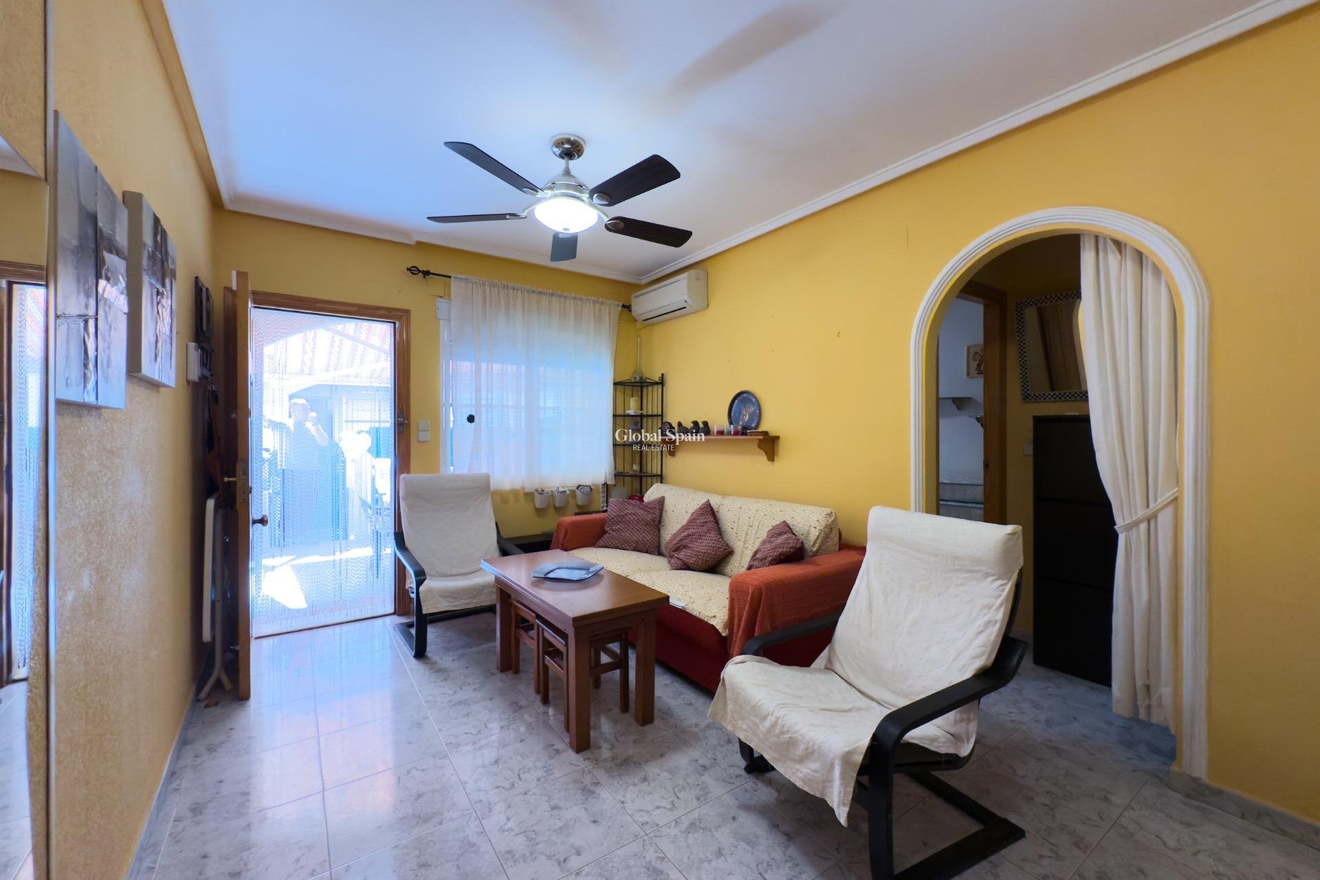 Venta - Planta baja -
TORREVIEJA - La Mata pueblo