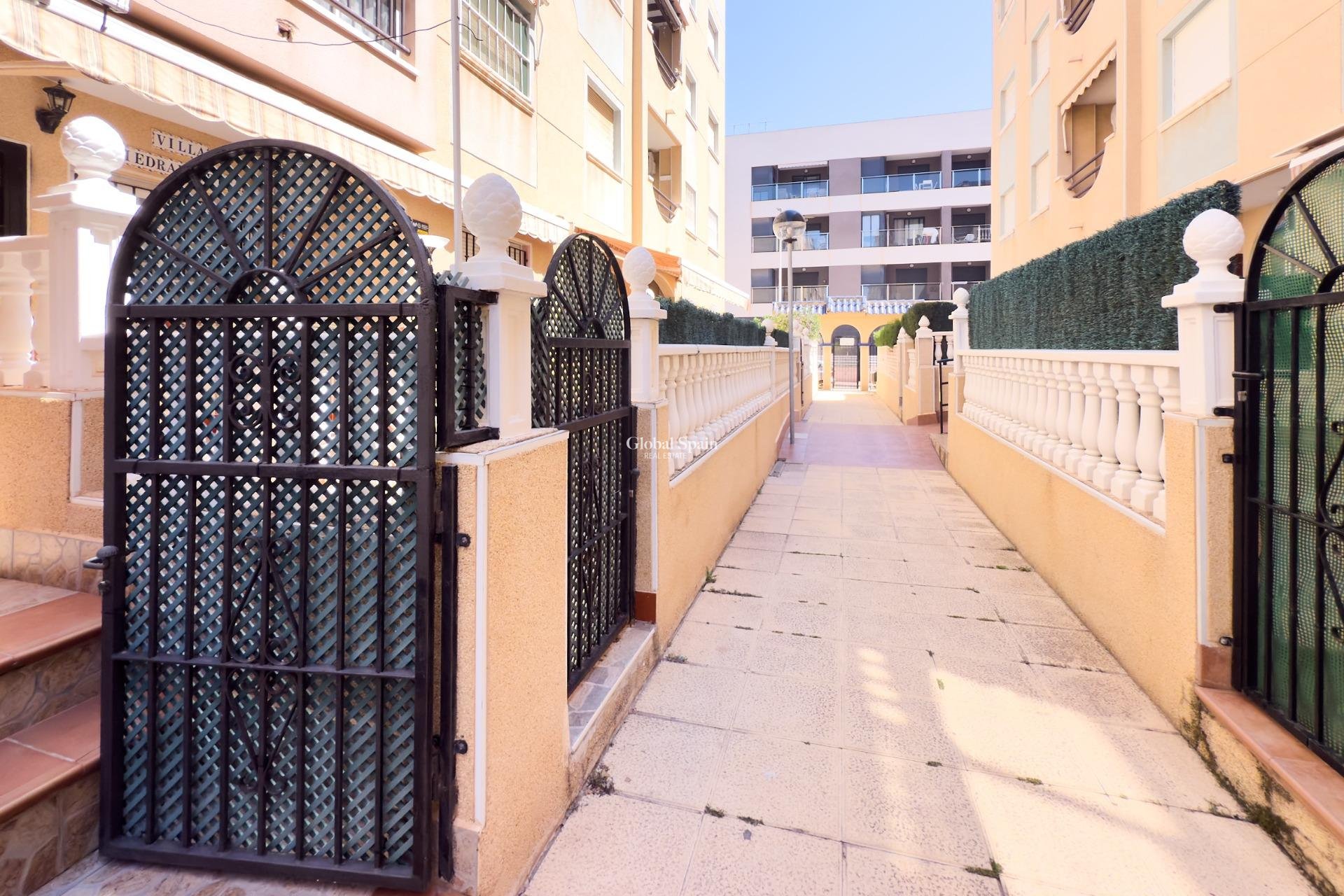 Venta - Planta baja -
TORREVIEJA - La Mata pueblo