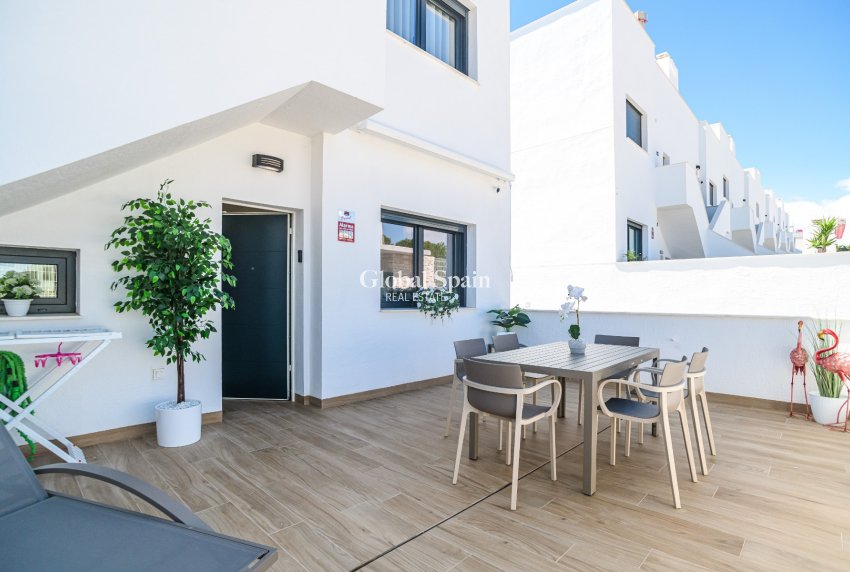 Venta - Planta baja -
TORREVIEJA - LOS BALCONES - LOS ALTOS
