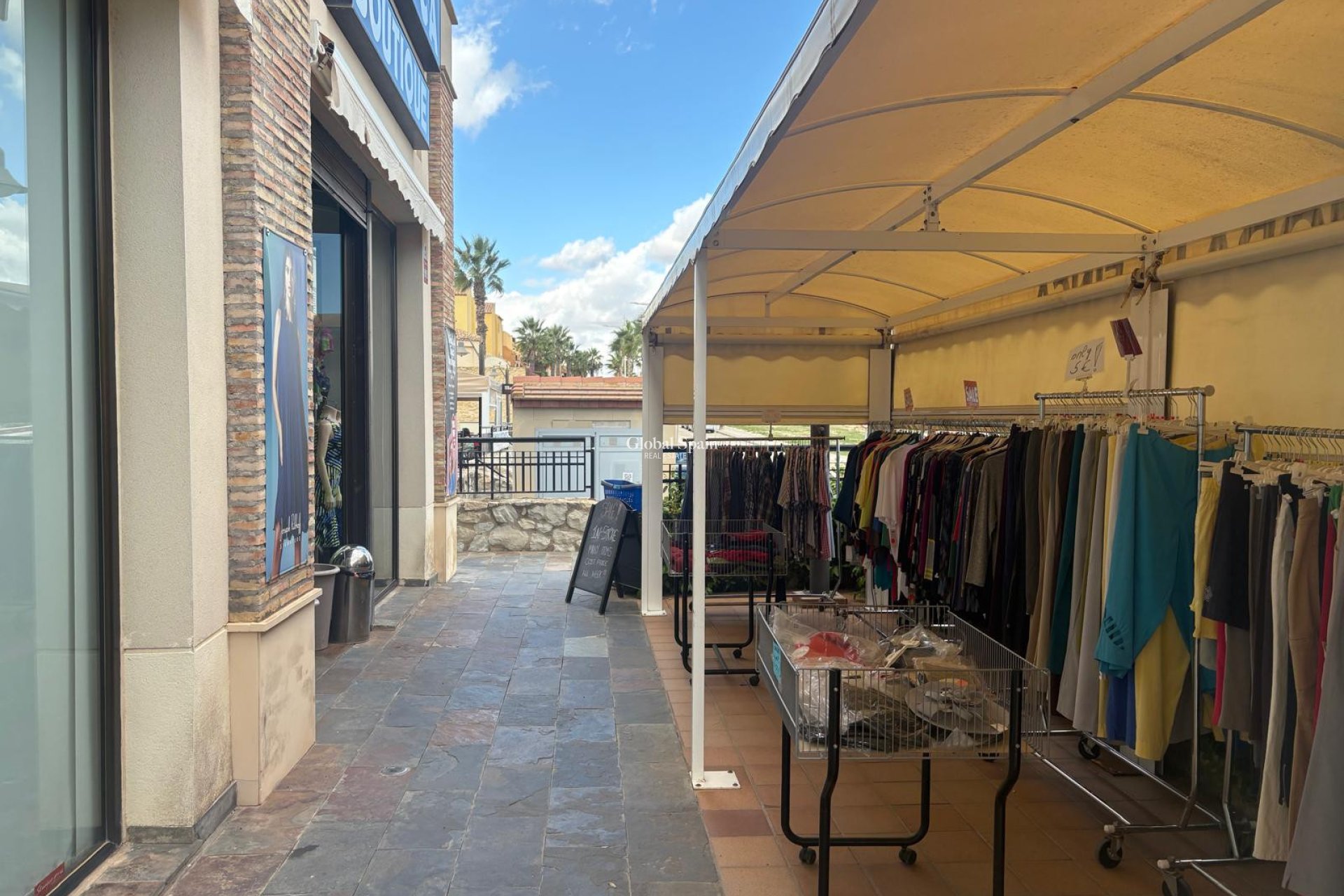 Venta - PROPIEDAD COMERCIAL -
ALGORFA - LA FINCA GOLF / ALGORFA