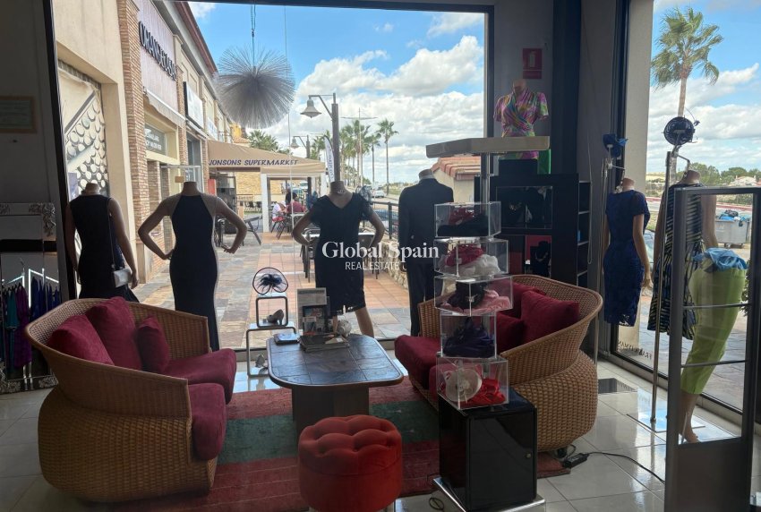 Venta - PROPIEDAD COMERCIAL -
ALGORFA - LA FINCA GOLF / ALGORFA