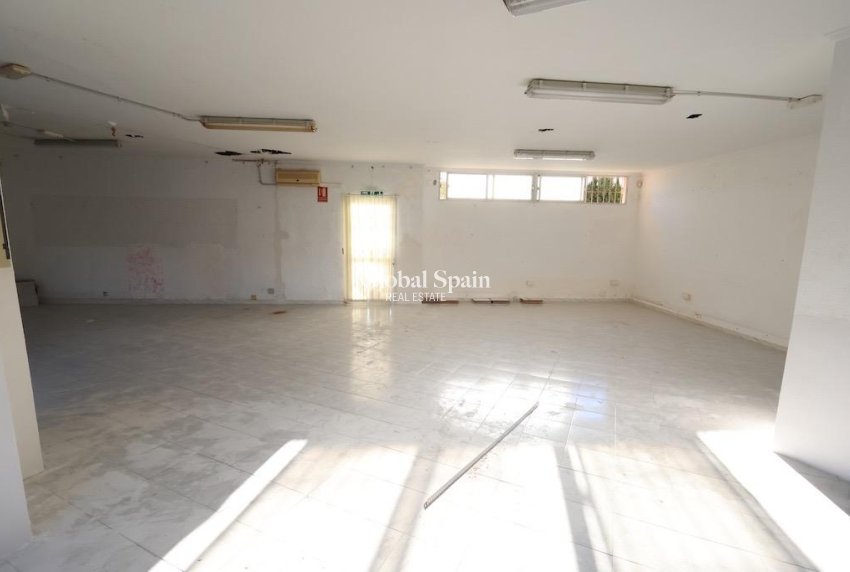 Venta - Propiedad Comercial -
ORIHUELA COSTA - La Zenia