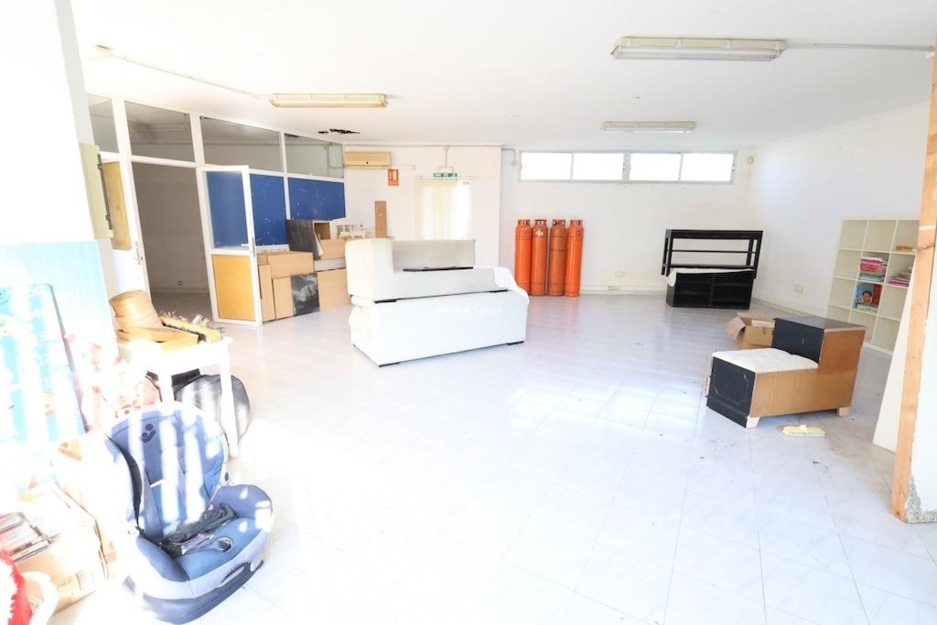 Venta - Propiedad Comercial -
ORIHUELA COSTA - La Zenia