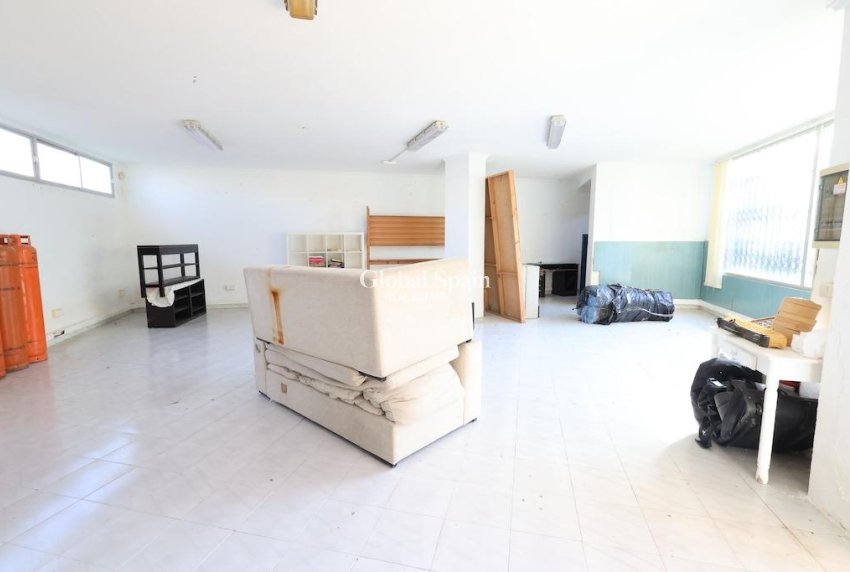 Venta - Propiedad Comercial -
ORIHUELA COSTA - La Zenia