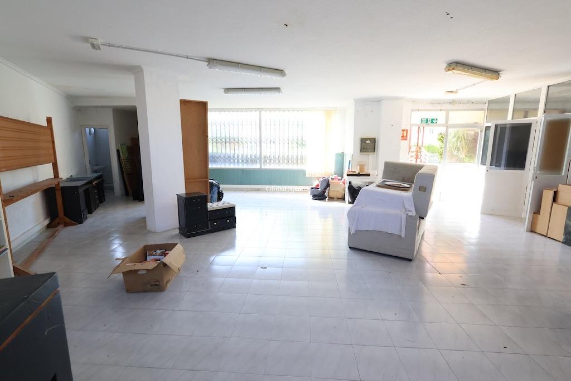 Venta - Propiedad Comercial -
ORIHUELA COSTA - La Zenia