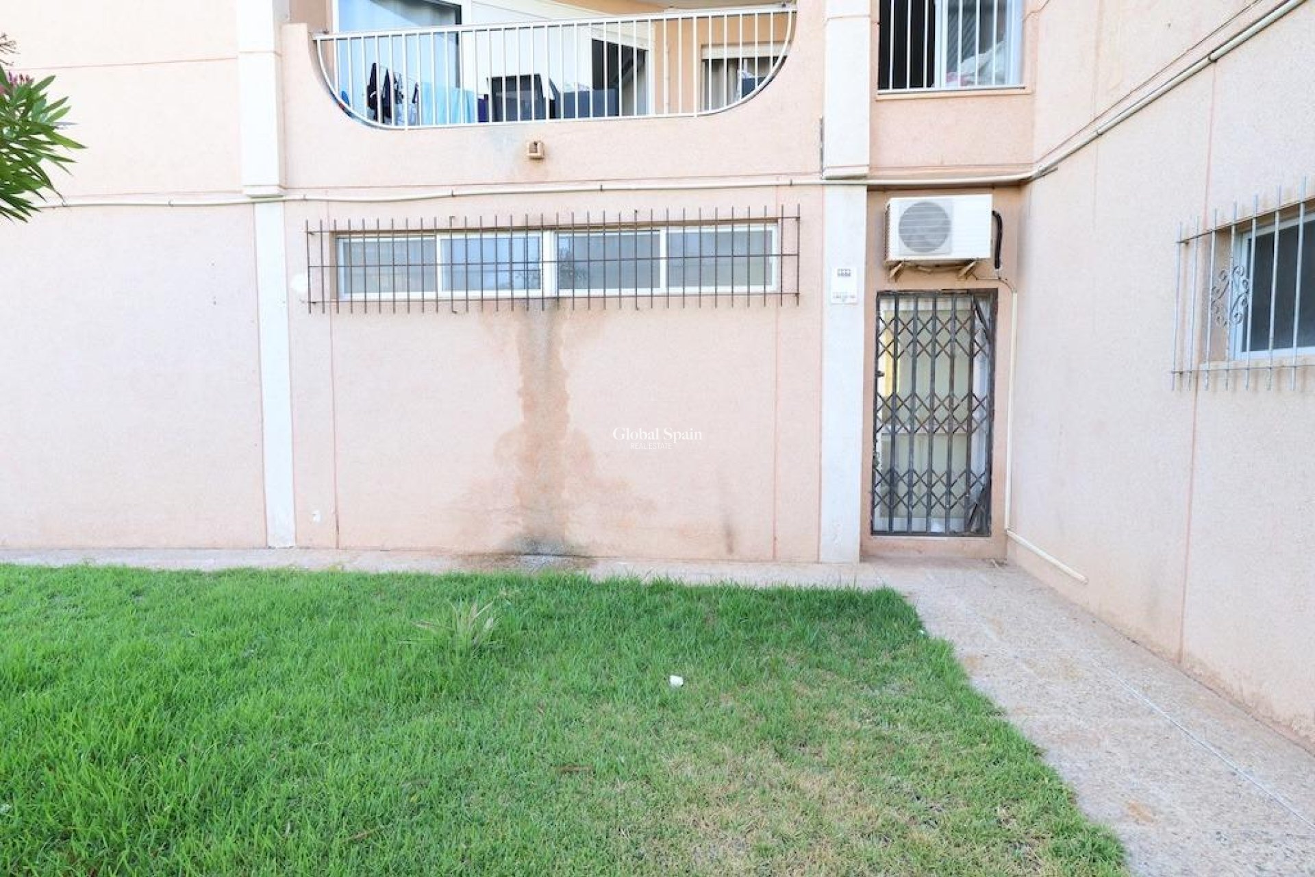 Venta - Propiedad Comercial -
ORIHUELA COSTA - La Zenia