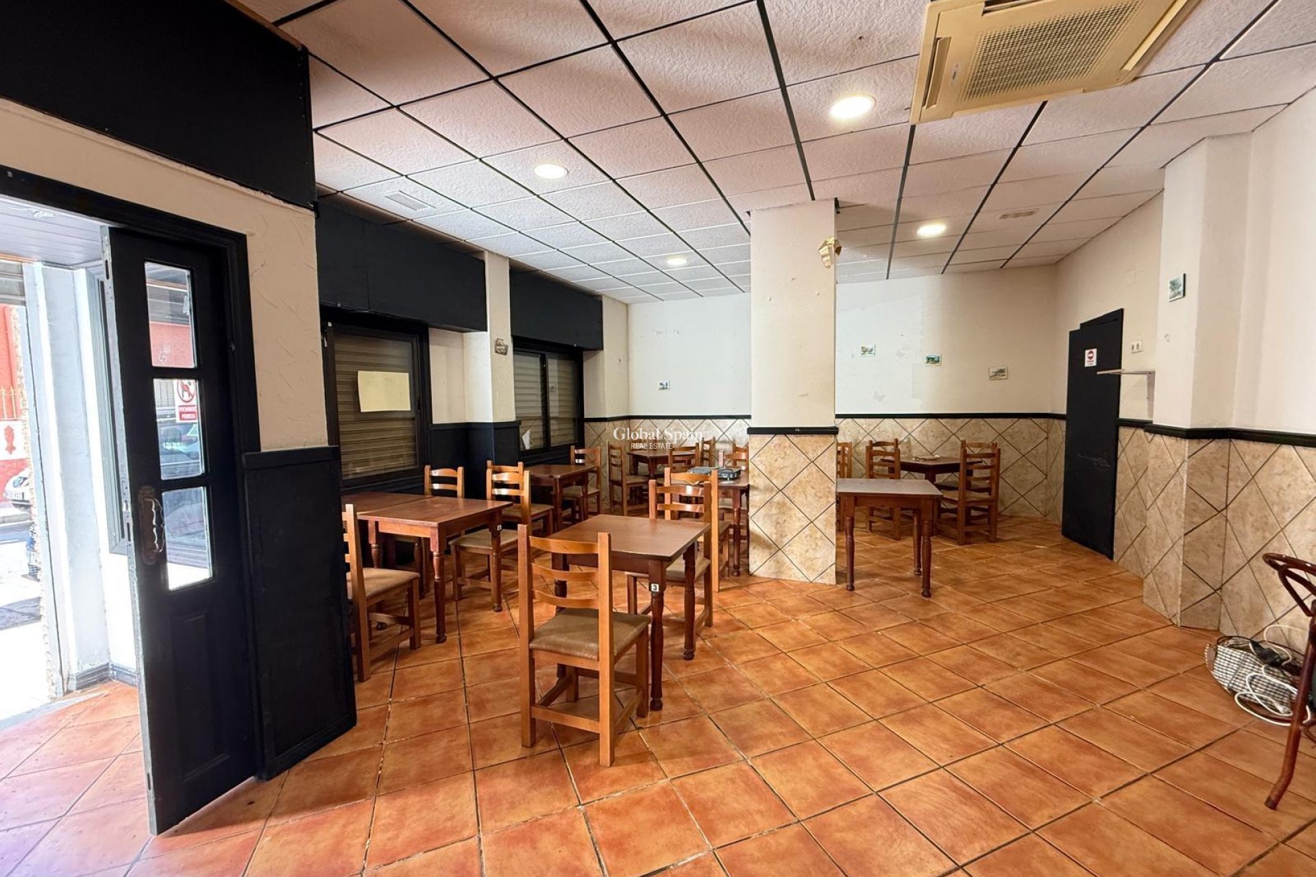 Venta - PROPIEDAD COMERCIAL -
TORREVIEJA - Estacion de autobuses