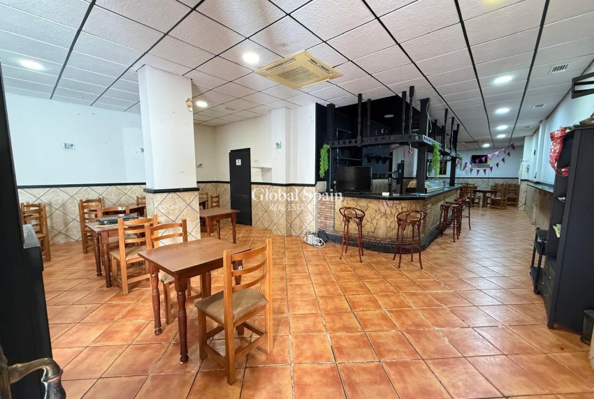 Venta - PROPIEDAD COMERCIAL -
TORREVIEJA - Estacion de autobuses