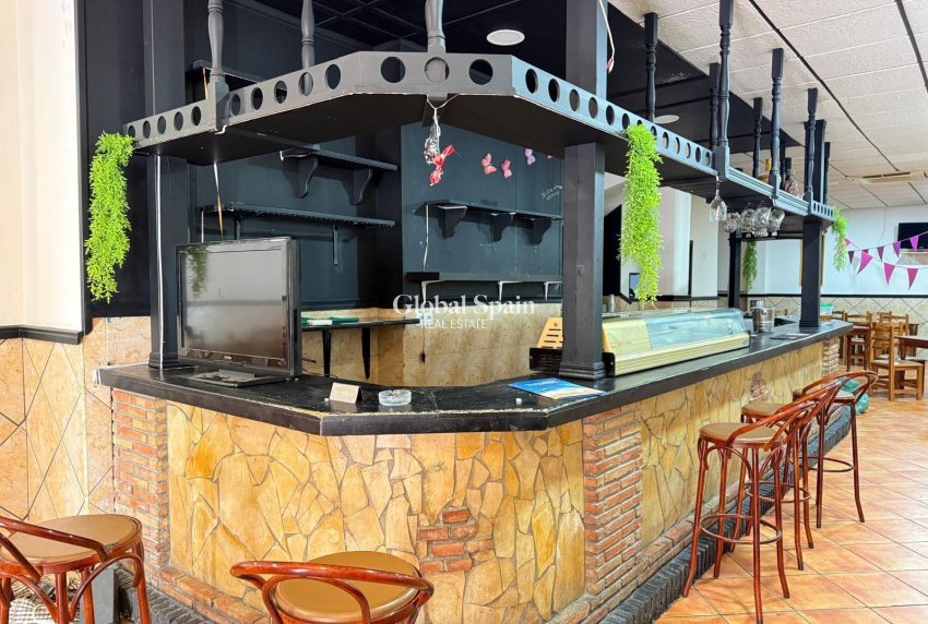 Venta - PROPIEDAD COMERCIAL -
TORREVIEJA - Estacion de autobuses